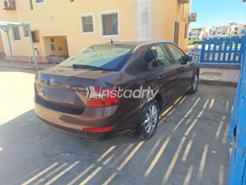 سكودا اوكتافيا A7 2016 موكا مستعملة للبيع - 4