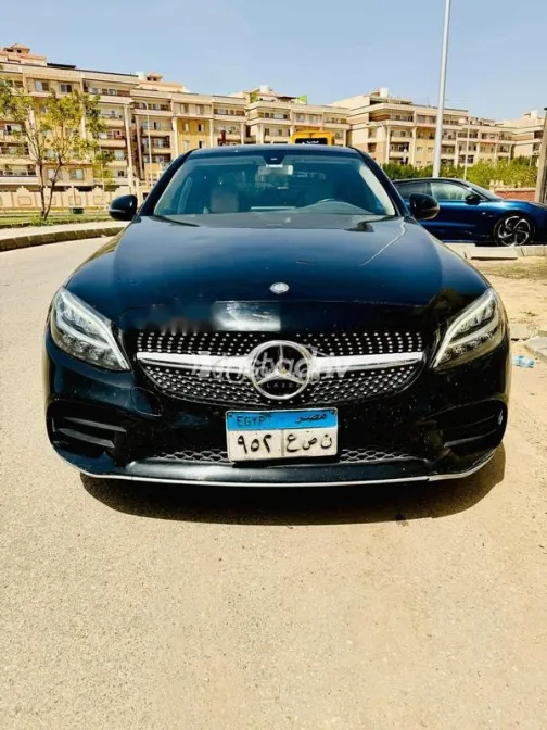 مرسيدس C 180 2019 أسود مستعملة للبيع - 4