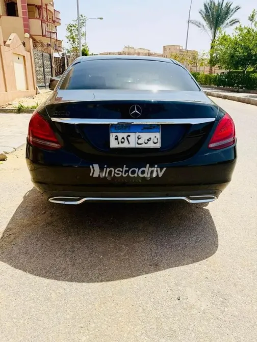 مرسيدس C 180 2019 أسود مستعملة للبيع - 5