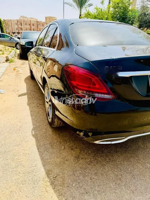 مرسيدس C 180 2019 أسود مستعملة للبيع - 6