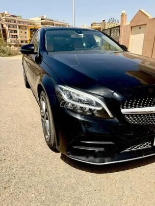 مرسيدس C 180 2019 أسود مستعملة للبيع