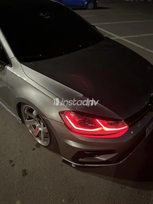 فولكس فاغن جولف 7 2019 رمادي مستعملة للبيع - 2