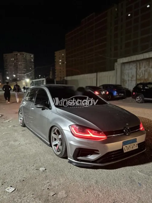 فولكس فاغن جولف 7 2019 رمادي مستعملة للبيع - 3