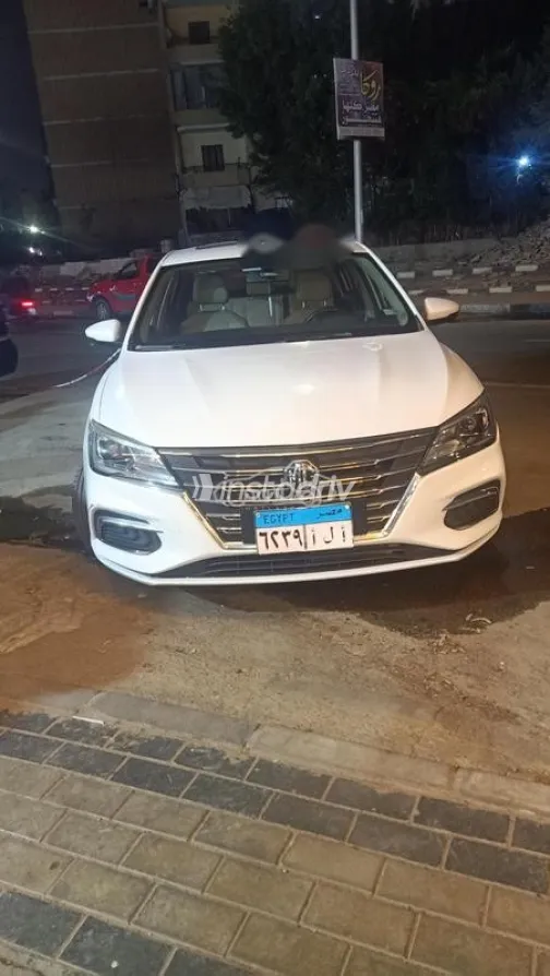 Kia Carens 2012 Gray Used for Sale - 4