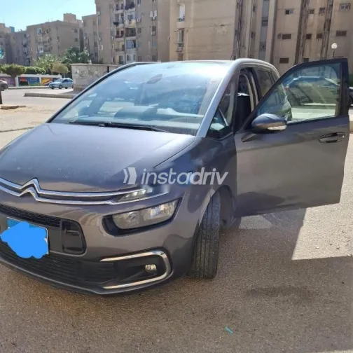 Citroën C4 Grand Picasso 2019 Gray Used for Sale - 1