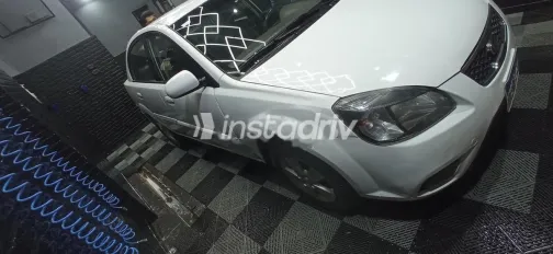 كيا برايد 2011 أبيض مستعملة للبيع - 2