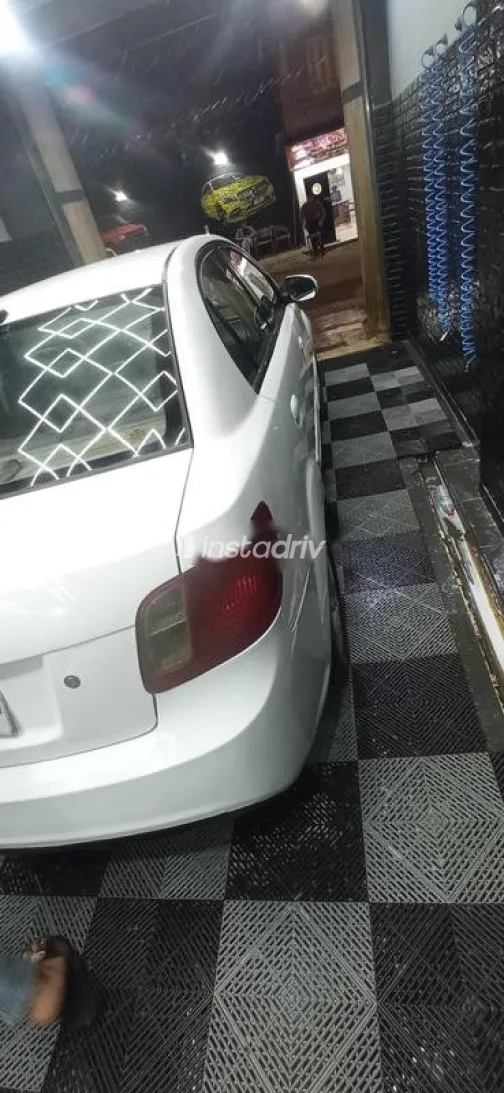 كيا برايد 2011 أبيض مستعملة للبيع - 5