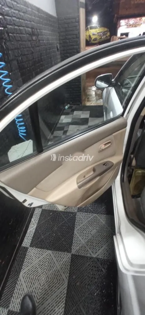 كيا برايد 2011 أبيض مستعملة للبيع - 9