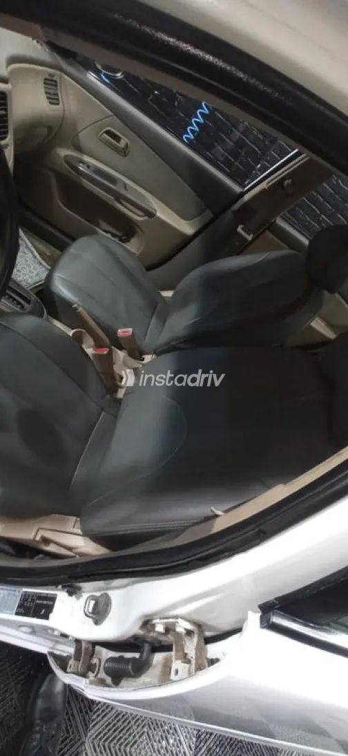 كيا برايد 2011 أبيض مستعملة للبيع - 10