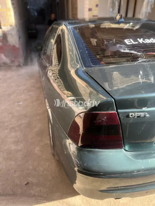 اوبل فيكترا 2000 أخضر مستعملة للبيع - 5