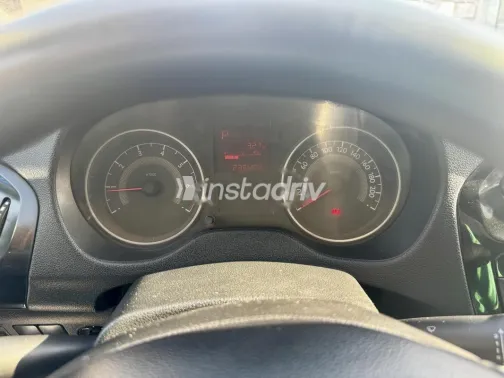 بيجو 301 2016 أسود مستعملة للبيع - 1