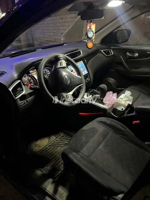 Nissan Qashqai 2017 White Used for Sale - 6