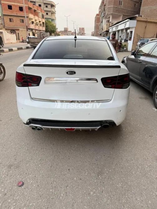 Kia Cerato 2013 White Used for Sale - 1