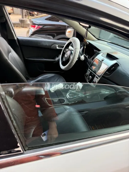 Kia Cerato 2013 White Used for Sale - 2