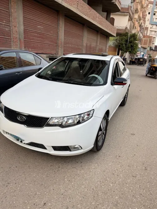 Kia Cerato 2013 White Used for Sale - 5