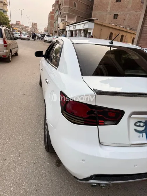 Kia Cerato 2013 White Used for Sale - 8