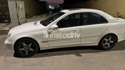 Mercedes C 200 2002 White Used for Sale - 2