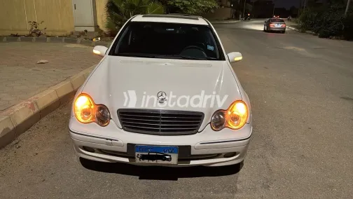 Mercedes C 200 2002 White Used for Sale - 3