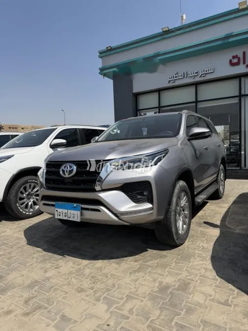 تويوتا فورتشنر 2023 فضي مستعملة للبيع - 5