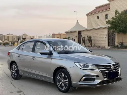 ام جى 5 2022 ذهبي مستعملة للبيع - 2