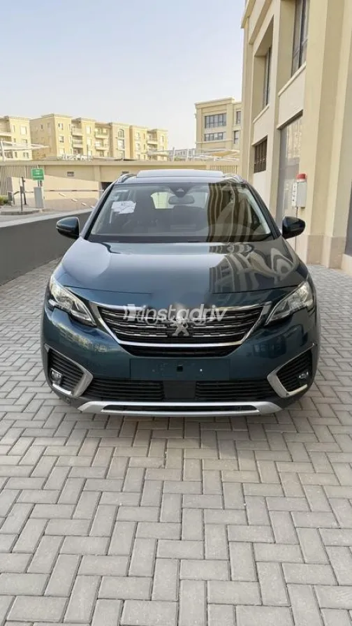 Peugeot 5008 2021 White Used for Sale - 5