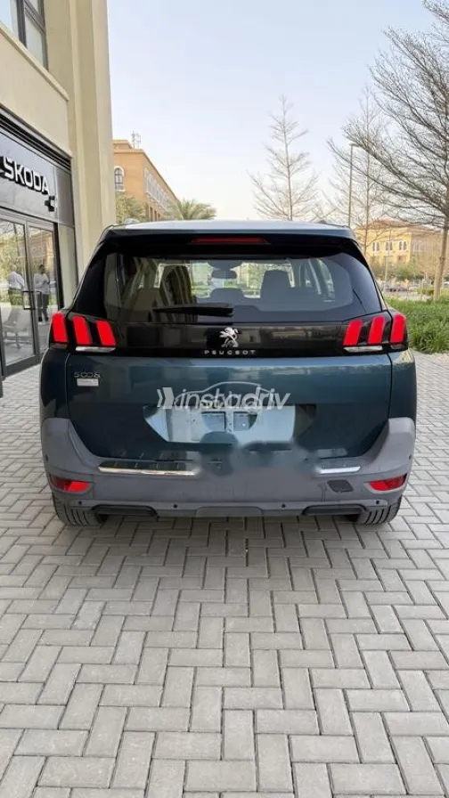 Peugeot 5008 2021 White Used for Sale - 6