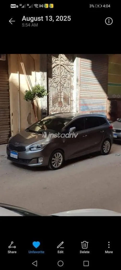 كيا كارينز 2014 فضي مستعملة للبيع - 2