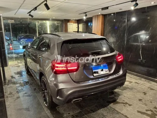 مرسيدس GLA 200 2020 رمادي مستعملة للبيع - 1