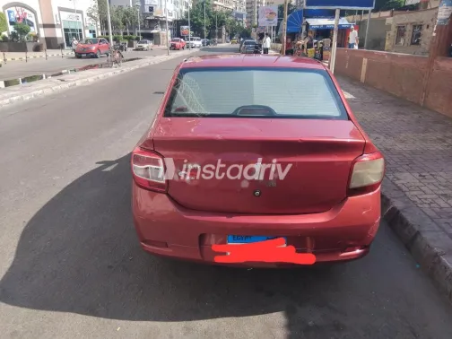 رينو لوجان 2016 أحمر غامق مستعملة للبيع - 2