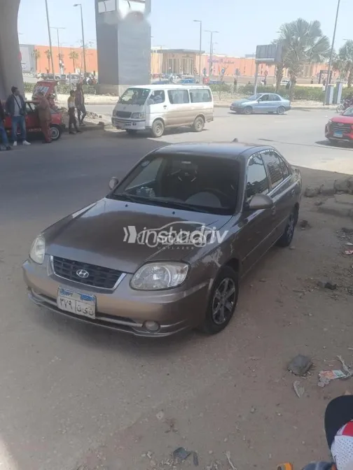 Hyundai Verna 2017 White Used for Sale - 2
