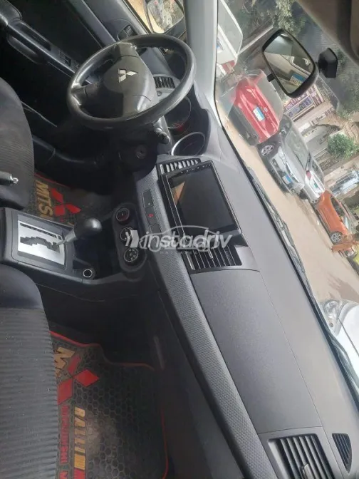 ميتسوبيشي لانسر 2016 فضي مستعملة للبيع - 5