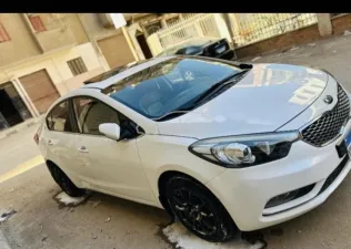 كيا K3 2013 أبيض مستعملة للبيع