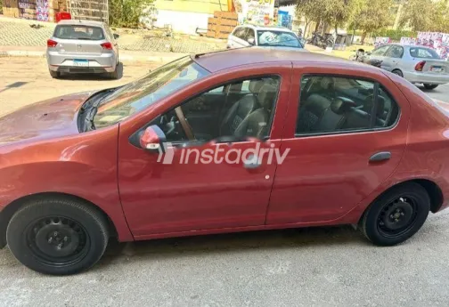 رينو لوجان 2015 أحمر مستعملة للبيع - 3