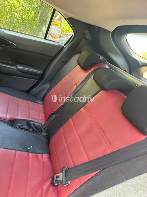 ميتسوبيشي اكليبس 2018 أبيض مستعملة للبيع - 2