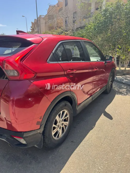 ميتسوبيشي اكليبس 2018 أبيض مستعملة للبيع - 3