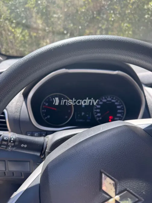 ميتسوبيشي اكليبس 2018 أبيض مستعملة للبيع - 8