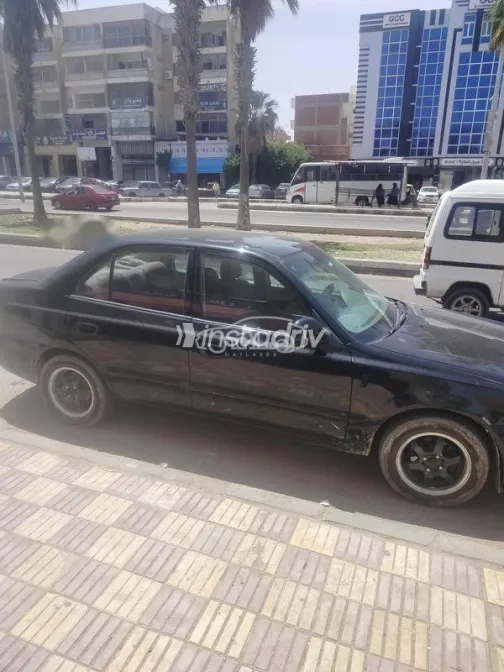 هيونداي فيرنا 2008 أسود مستعملة للبيع - 1