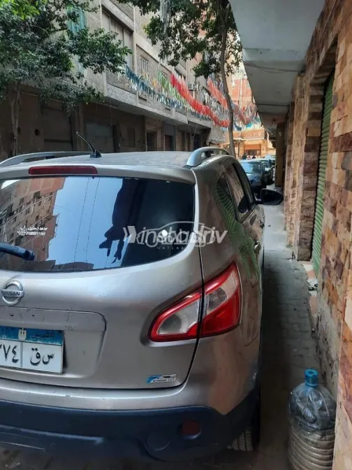 Nissan Qashqai 2013 Bronze Used for Sale - 4