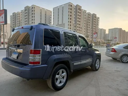 جيب شيروكي 2009 أزرق غامق مستعملة للبيع - 5