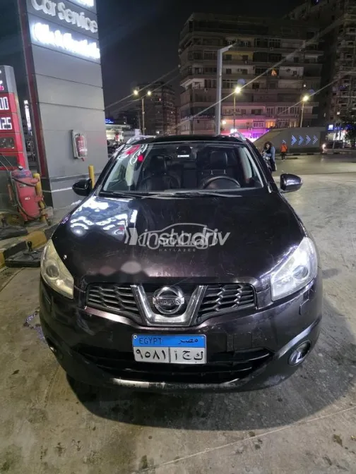 نيسان قشقاي 2012 باذنجاني مستعملة للبيع - 1