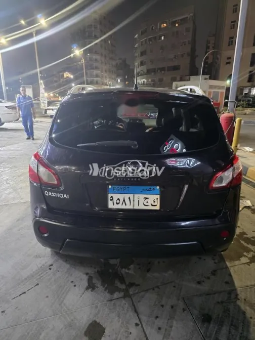 نيسان قشقاي 2012 باذنجاني مستعملة للبيع - 5