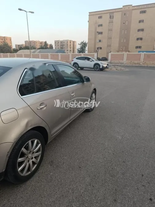 Volkswagen Jetta 2010 Champagne Used for Sale - 5