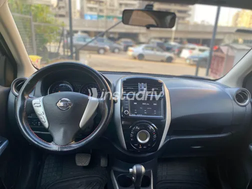 نيسان صنى 2022 أبيض مستعملة للبيع - 1