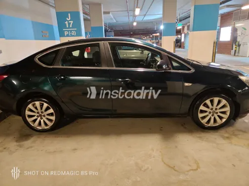 اوبل أسترا 2018 أبيض مستعملة للبيع - 4