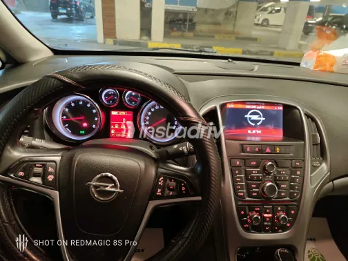 اوبل أسترا 2018 أبيض مستعملة للبيع - 5