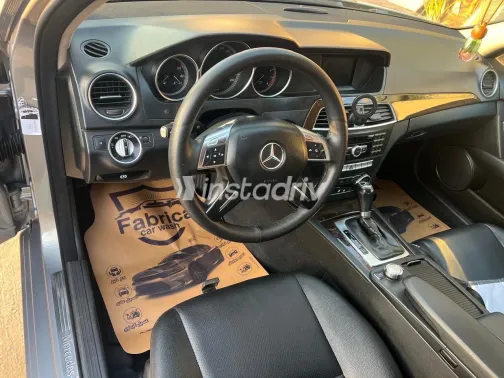 مرسيدس C 180 2014 أبيض مستعملة للبيع - 1