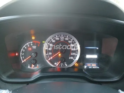 تويوتا كورولا 2021 أبيض مستعملة للبيع - 5