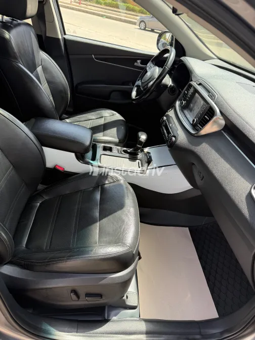 كيا EV6 2020 أبيض مستعملة للبيع - 8