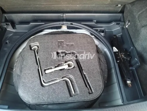 Toyota Auris 2015 Gray Used for Sale - 8