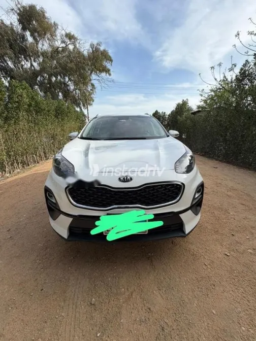 كيا سبورتاج 2022 أبيض مستعملة للبيع - 2